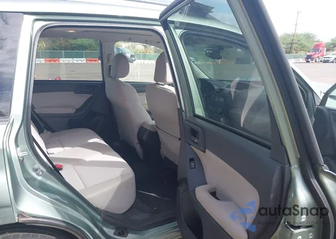 2015 Subaru Forester 2.5I Premium z USA, uszkodzony, nr VIN JF2SJADCXFH444823